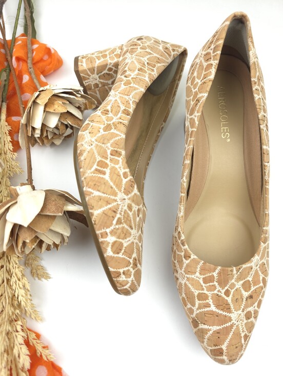 AEROSOLES Shoes - AEROSOLES Tan Cork-Patterned Low Block Heel Pumps Sz 8½